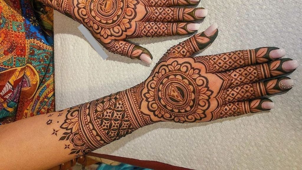 Stylish Mehndi Design