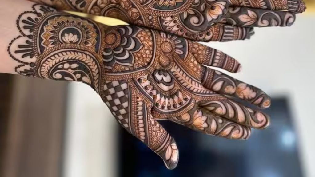 Stylish Mehndi Design
