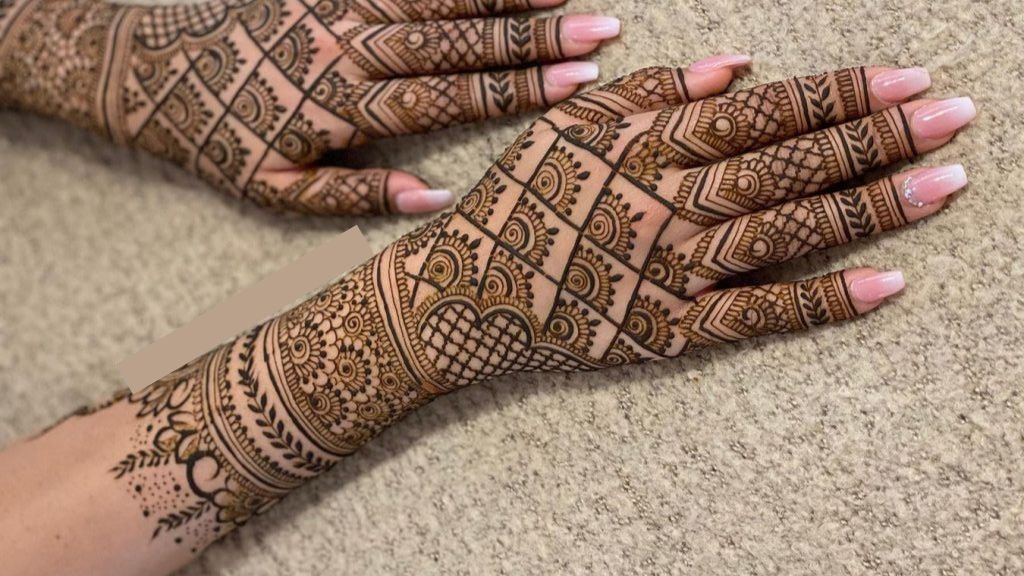 Stylish Mehndi Design