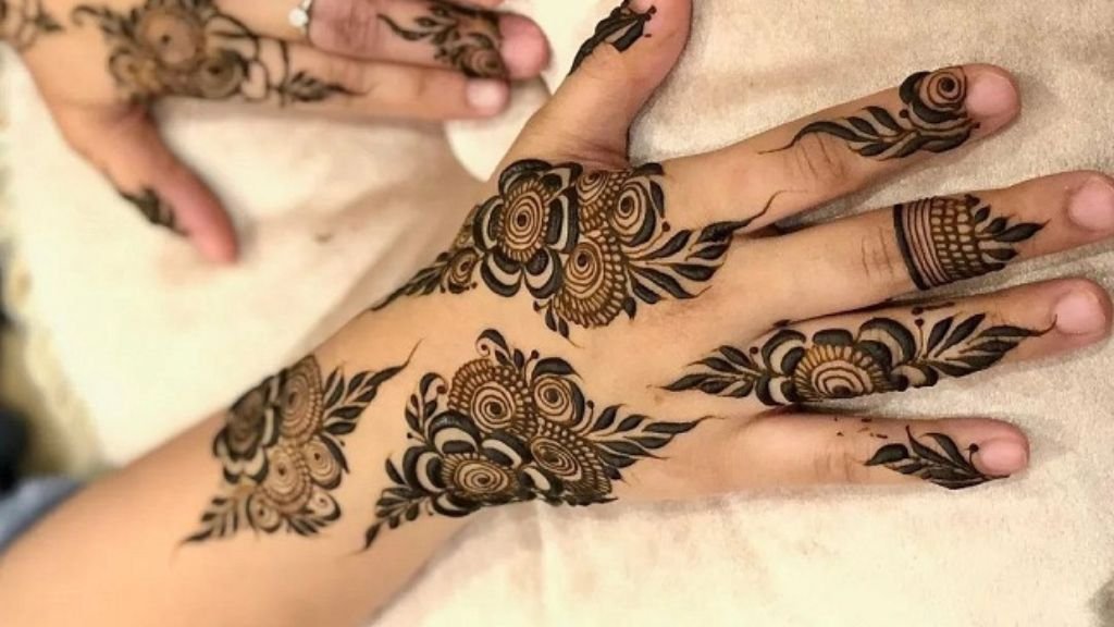Stylish Mehndi Design