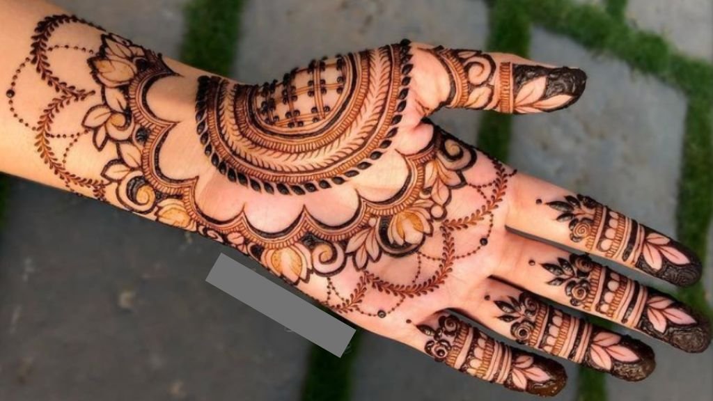 Simple Arabic Mehndi Design
