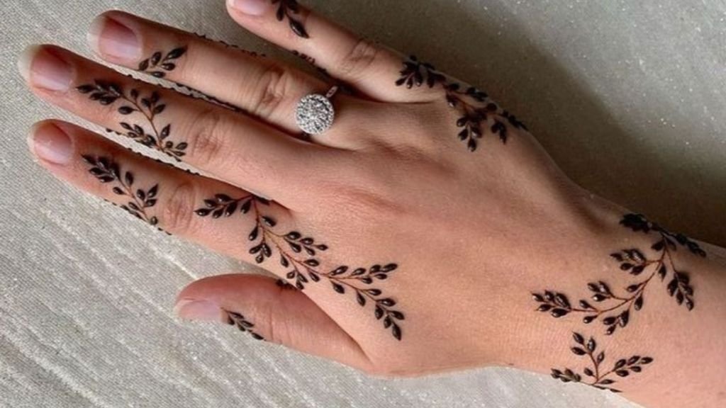 Simple Arabic Mehndi Design