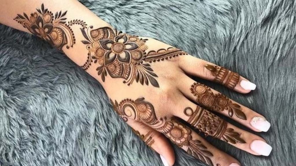 Simple Arabic Mehndi Design