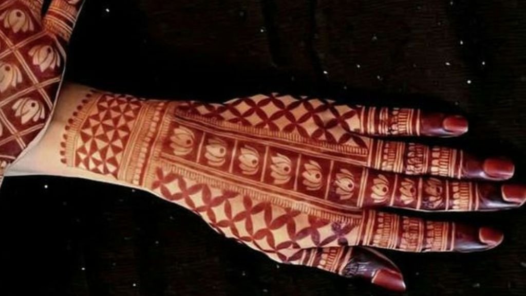 Easy back Hand Mehndi Design