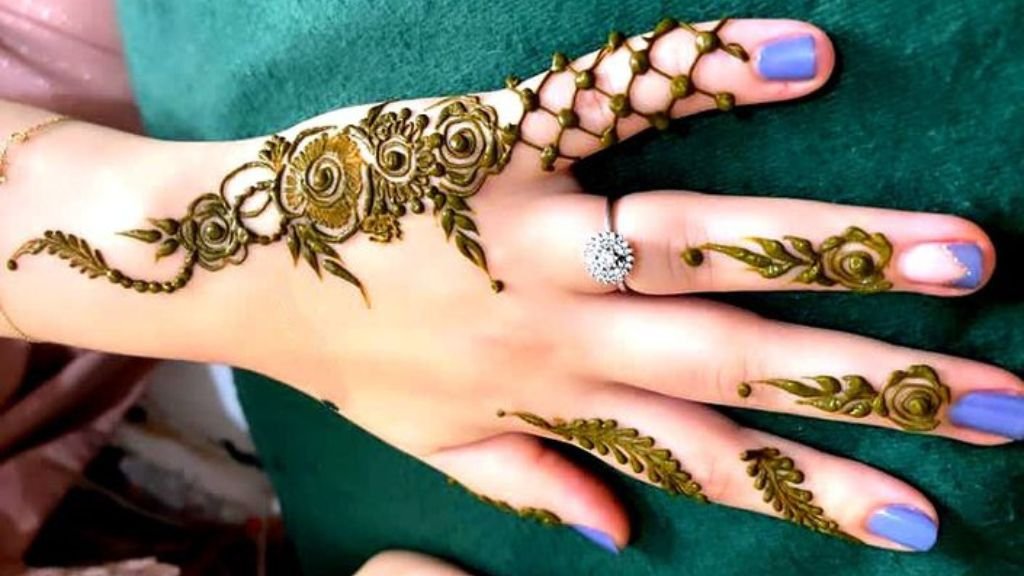 Easy back Hand Mehndi Design