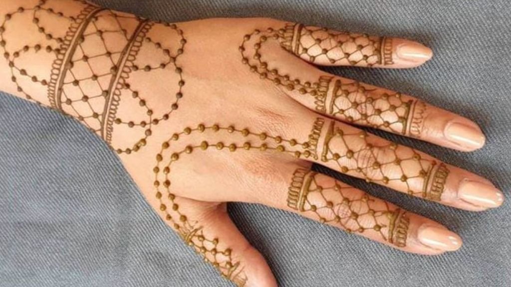 Mehendi Designs on Hand